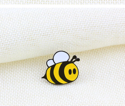 Cute Bee Flower Enamel Pin Funny Chrysanthemum Petal Brooch Women Jeans Coat Lapel Pin Badge Jewelry Gift for Friend New Arrival
