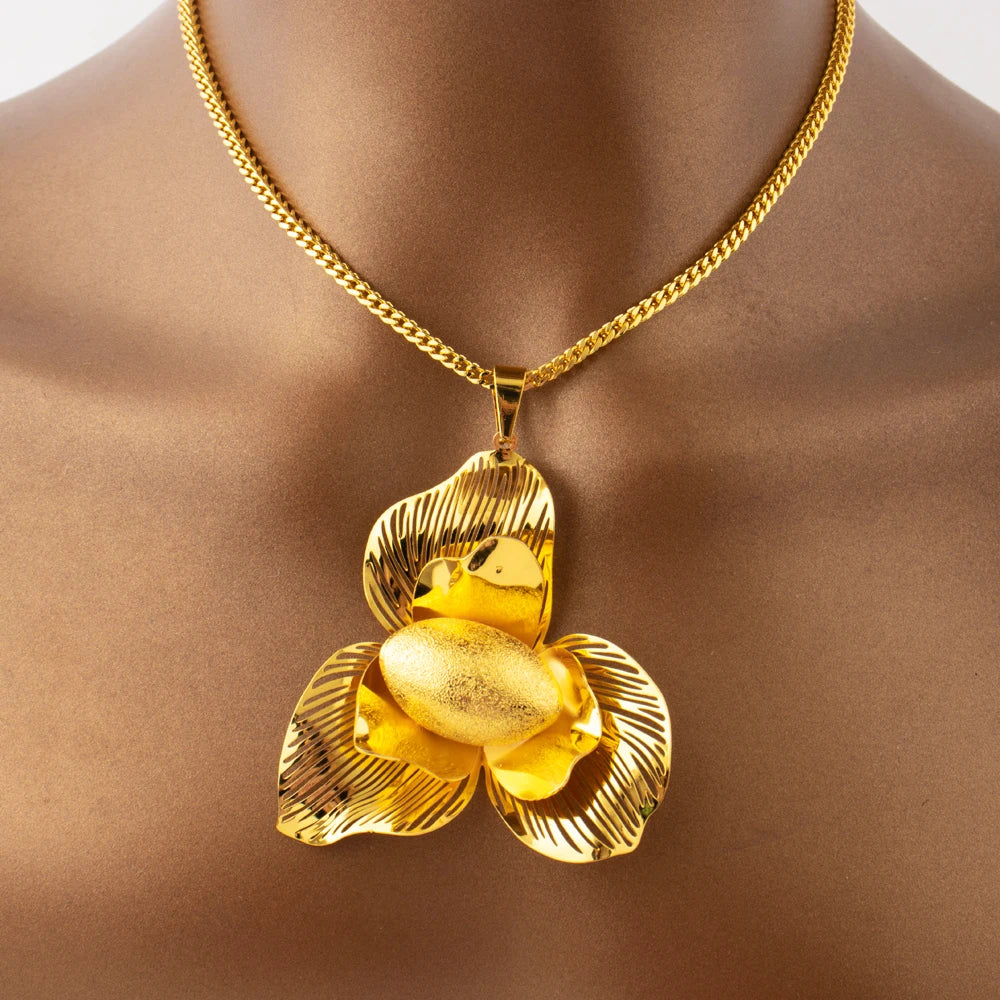 Luxury  Plated Bee Flower Shape Necklace Earrings Set for Women Girl Dubai Nigeria Fashion Design Jewelry Gift for Party