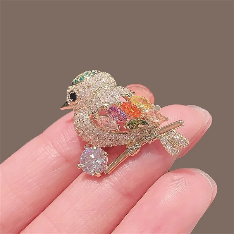 Lovely Birds Butterfly Bee Brooch For Women Pearl Rhinestone Trendy Animal Jewelry Coat Dress Lapel Pins Wedding Party Gifts